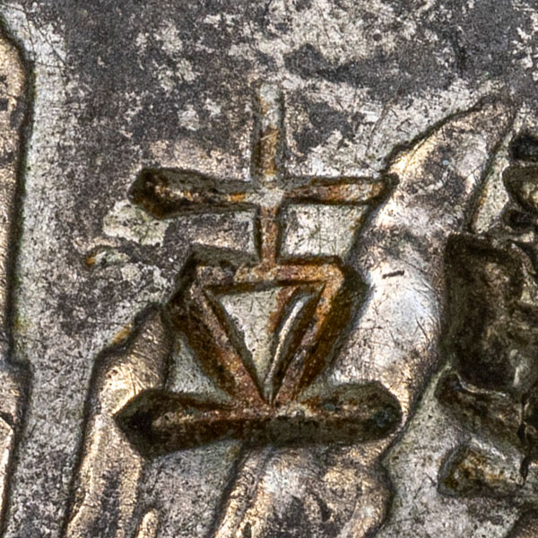 Probably 古 - Liushutong script variant of 古 - gǔ - ancient, old