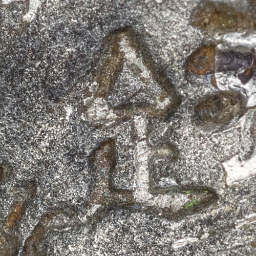佱 - (ancient version of 法) fǎ - law, rule, regulation, statute