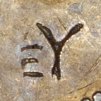 A combination of 三 - *sān* - three and 丫 - *yā* - bifurcation, fork