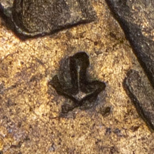 山 - Bronze script variant of 山 - shān - mountain, hill