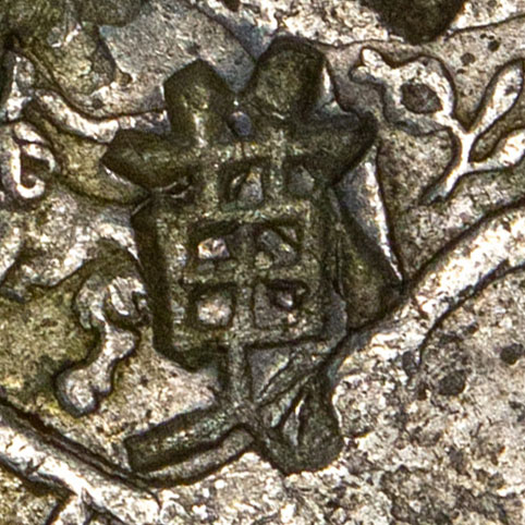 䒶 - (variant of 天) tiān - heaven, sky, day